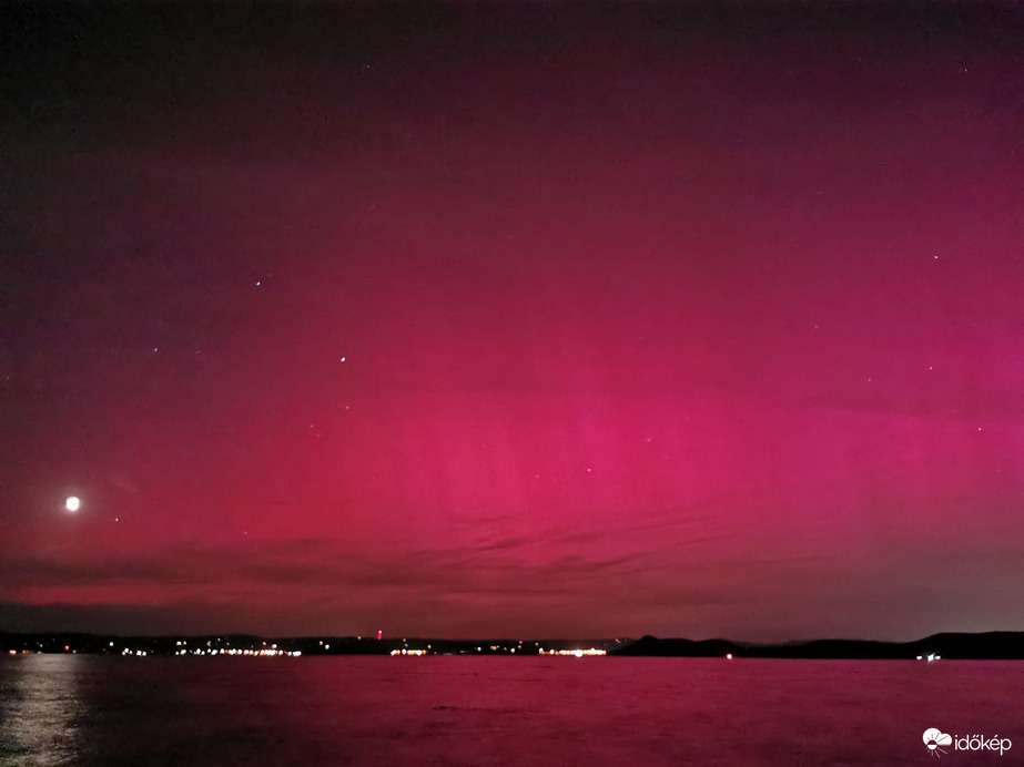 Sarki fény a balatonföldvári mólóról