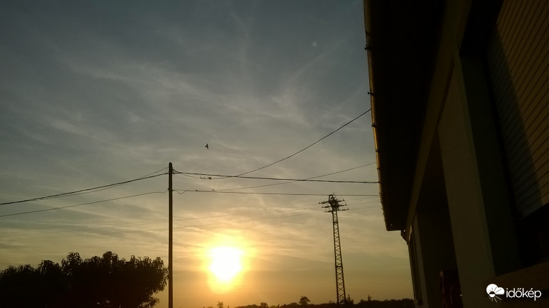Mai gyönyörű naplemente 