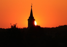 Templom mögött