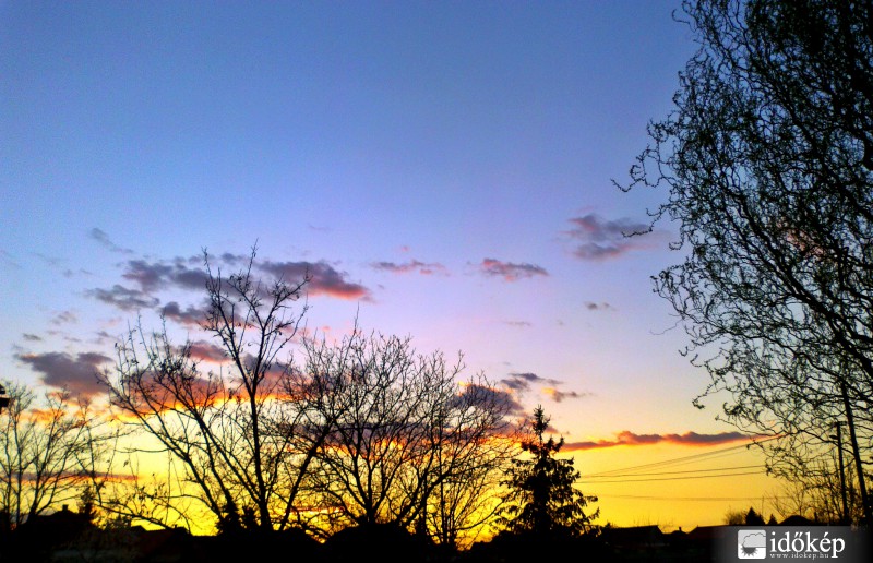 ma így búcsuzik a nap