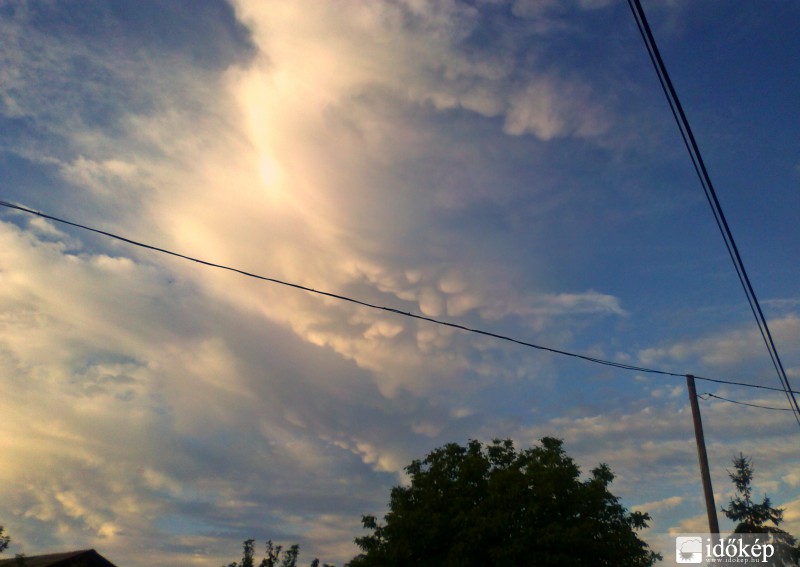 a mai napfelkelte fényében