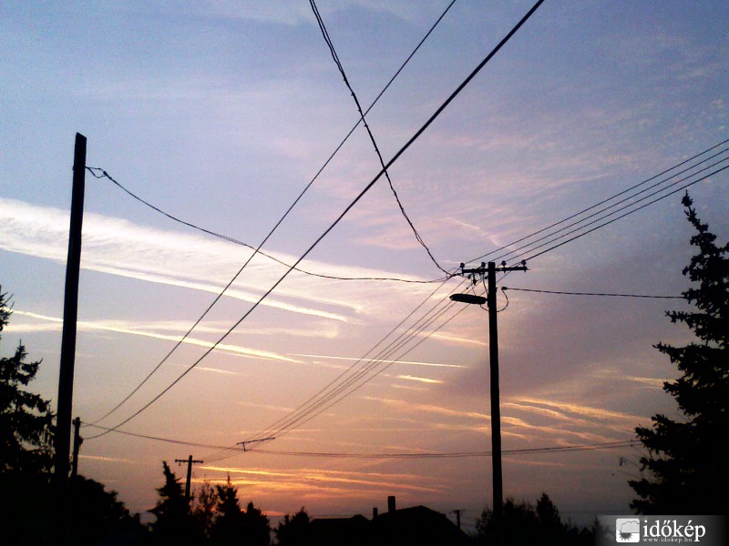 a naplemente fényeiben