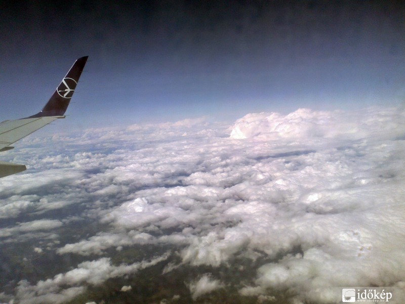 felhők felett