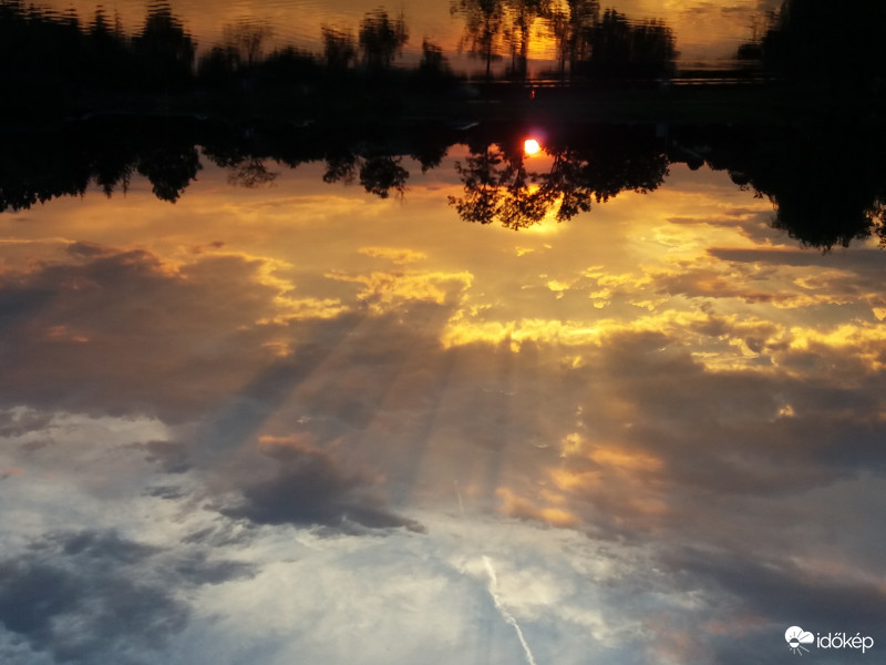 Sarkad Éden tavi naplemente