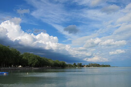Zápor előtt Balatonfüreden