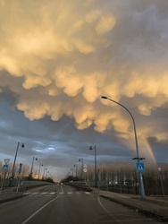 Mammatus felhők a vihar után