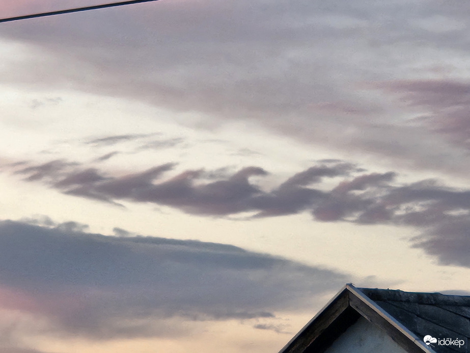 Jól kirajzolódó Kelvin-Helmholtz felhők 