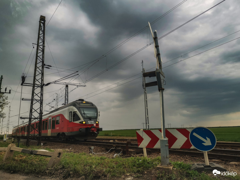 Vonatos, záporos. 2019.05. 19