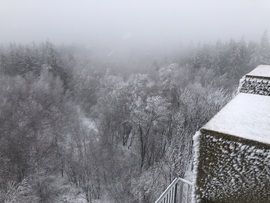 2024.01.07. Az Írott-kőre visszatért a tél! (Havazás, 3-5 cm hó, viharos szél, zúzmarás fák)