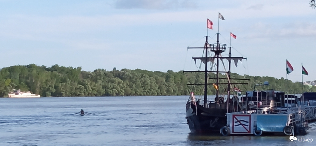 "Kimondta hogy csülökre?"