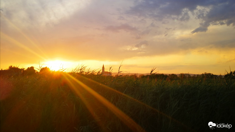 Napsugaras naplemente