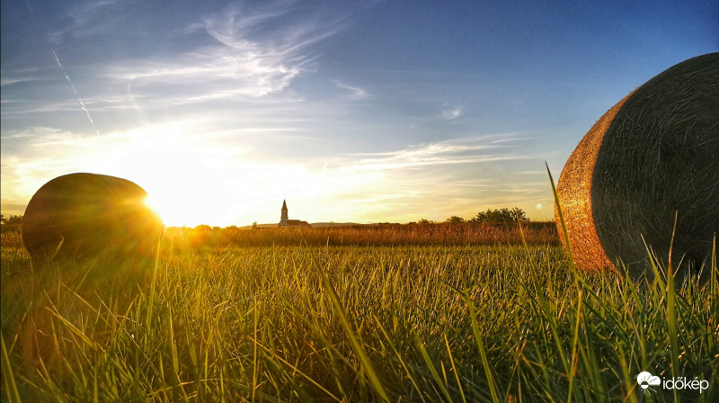 Ma is nyugovóra tér