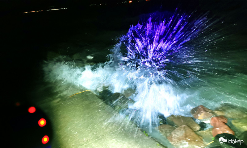 Viharos hullámok- 2