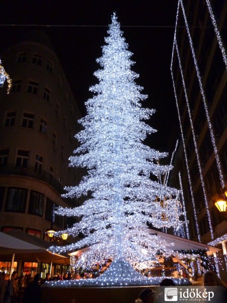 Advent hideg fényekkel