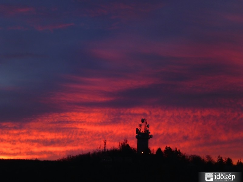 Reggeli felhők Gödöllő felett