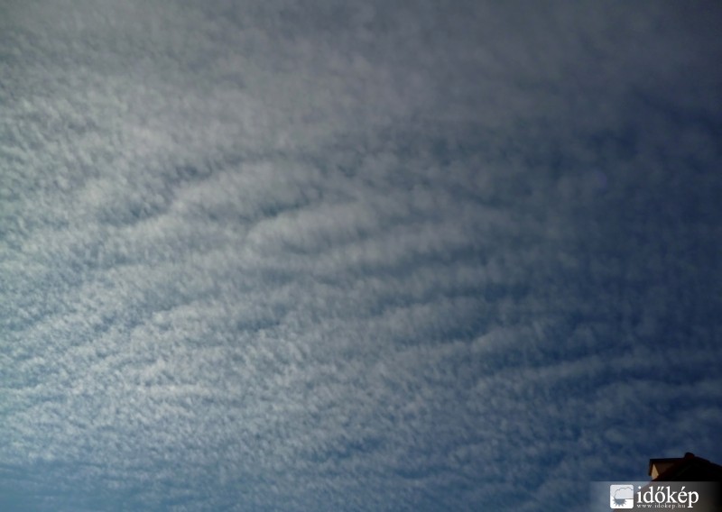 Gödöllő felett (tegnap 11:31-kor)