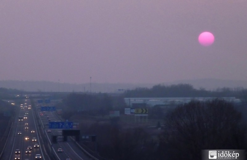 Naplemente (tegnap 17:41-kor)