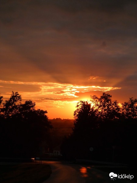 Naplemente előtt