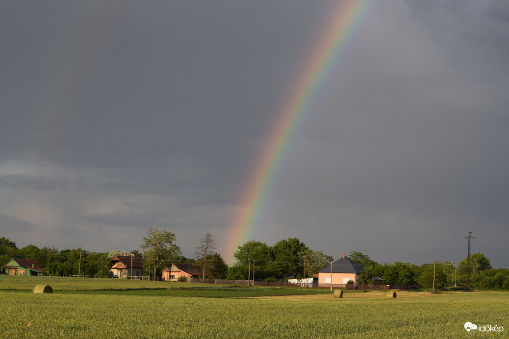 Eső utáni szivárvány Dévaványán 5