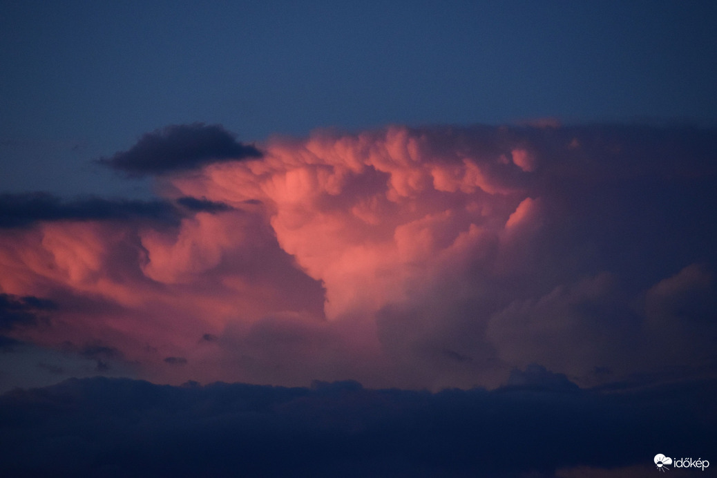 Ma este Dévaványán...