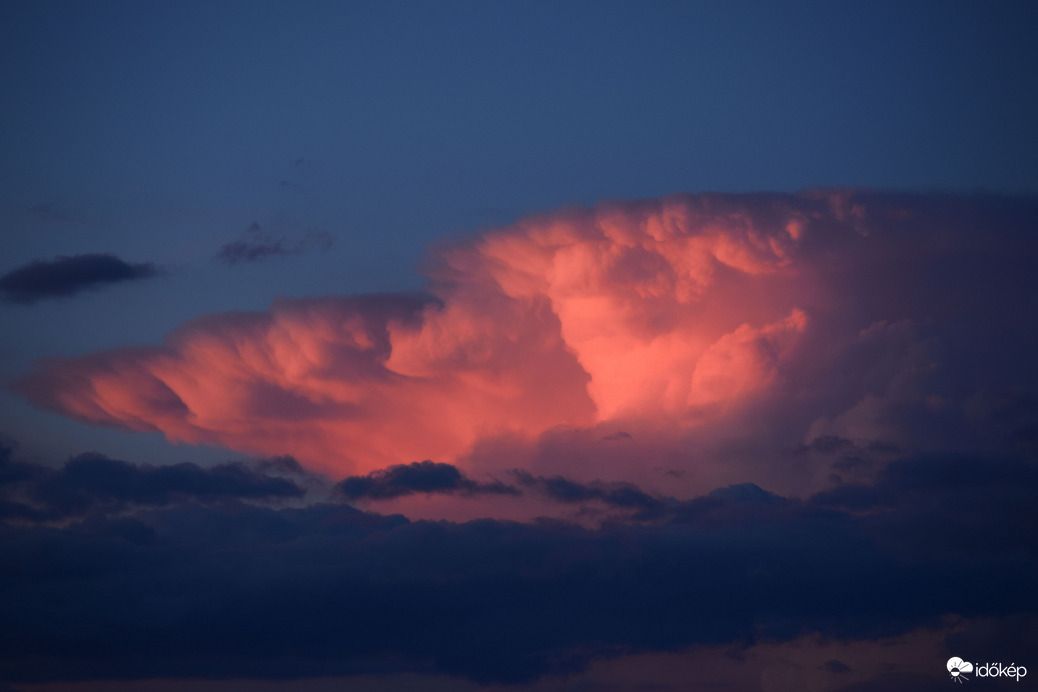 Ma este Dévaványán...