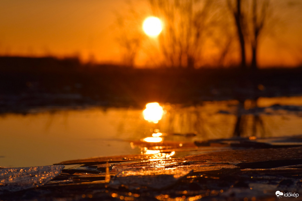 Jégtáblás naplemente, Dévaványa.  :-)