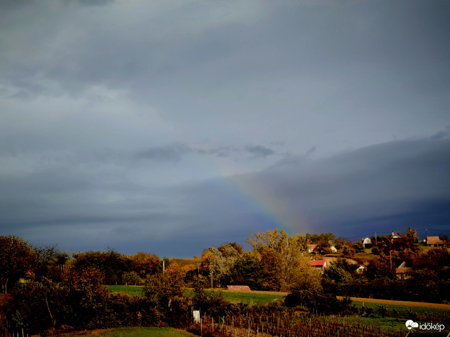 Szivárvány a szőlőhegyen. 