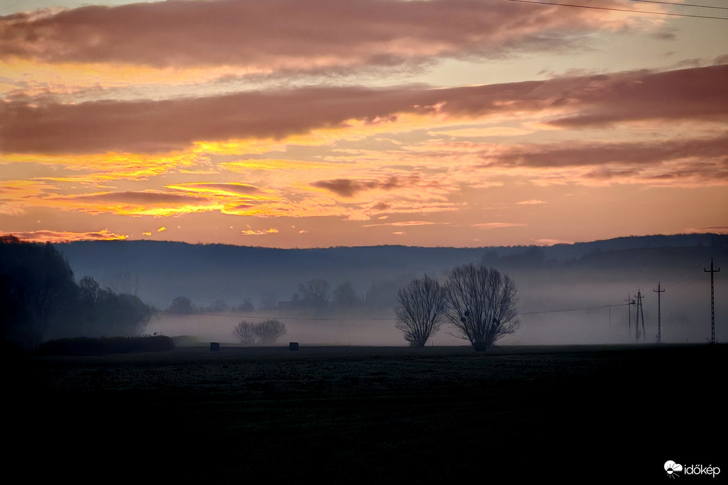 Köd és napfelkelte. 