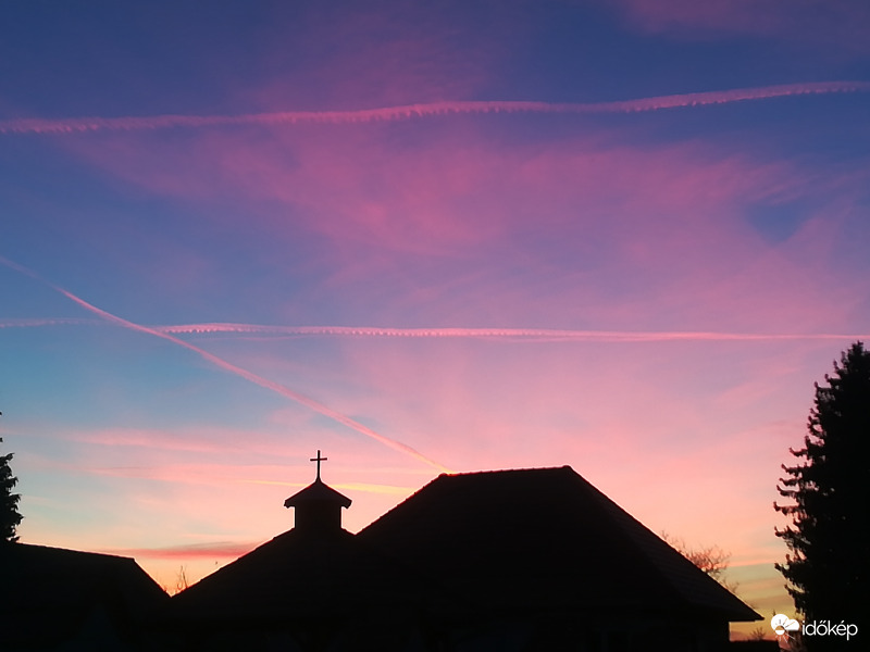 Jönnek-mennek az égi tünemények 