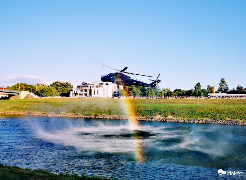 Helikoptert fogott a szivárvány