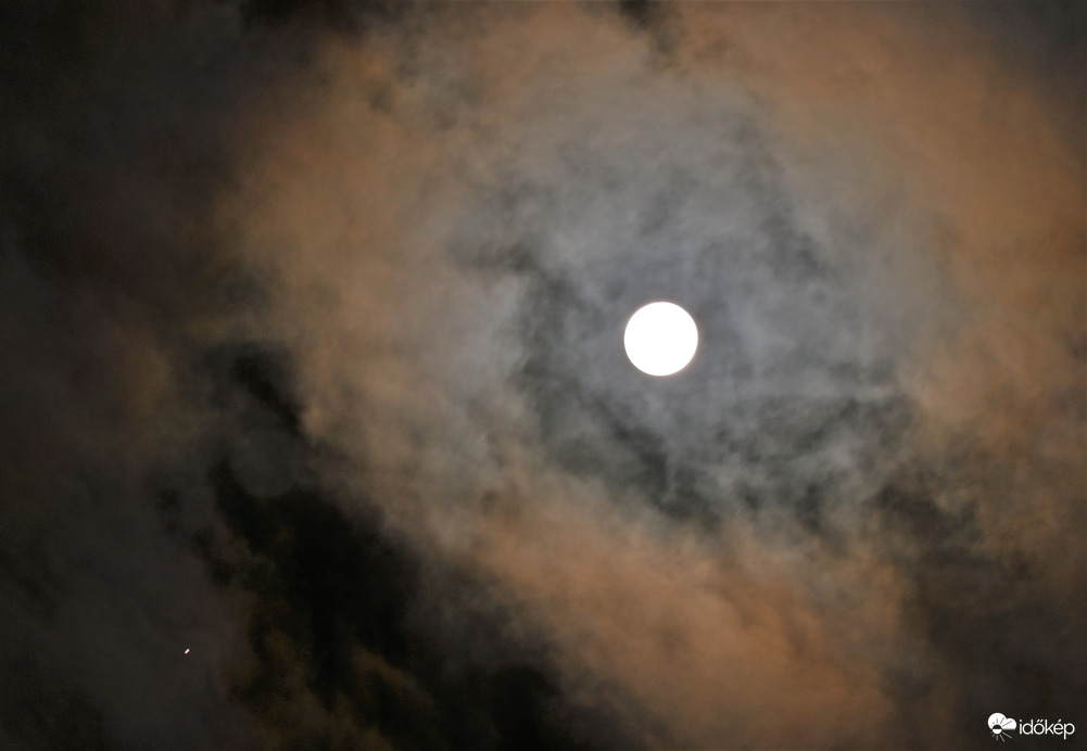 Balatonföldvár(ról a Hold)