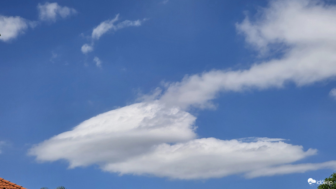 Altocumulus lenticularis