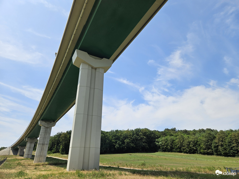 Viaduktos nyár