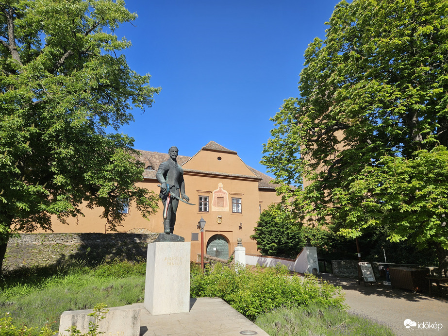 Felhőtlen nap
