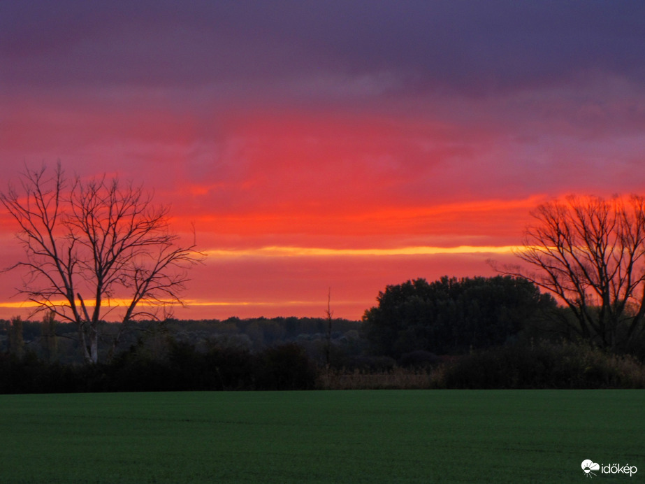 Színpompás novemberi indítás