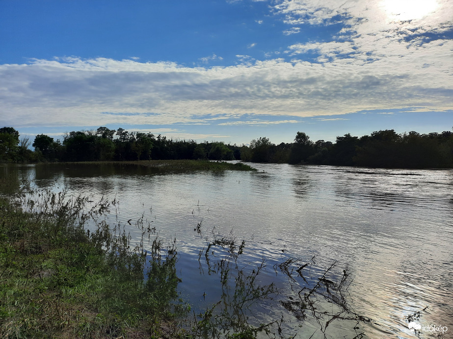 Árhullám a Rábán