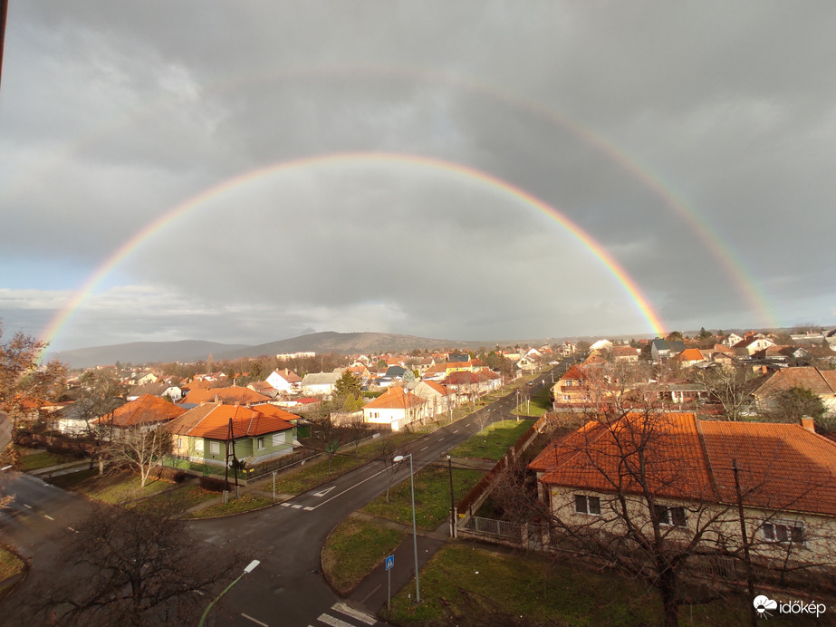 15:50 Gyöngyös, szivárvány