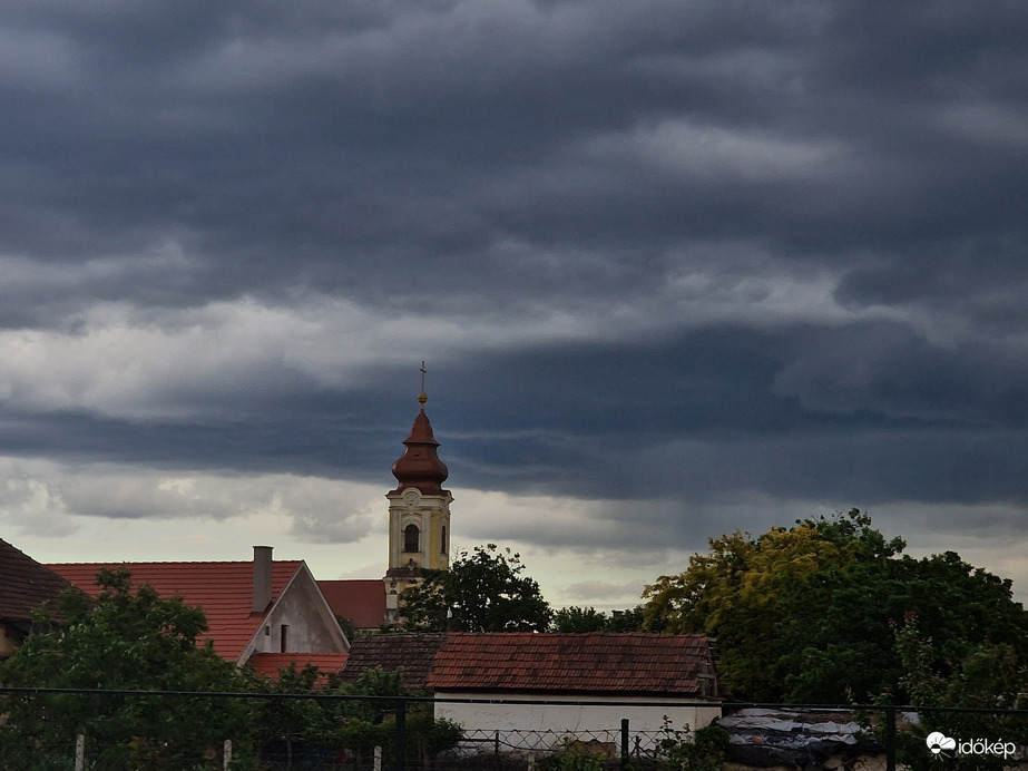 Érkező vihar 2