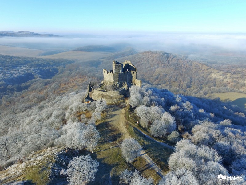 Gyönyörű látvány Hollókő fölött és környékén 2016-12-15