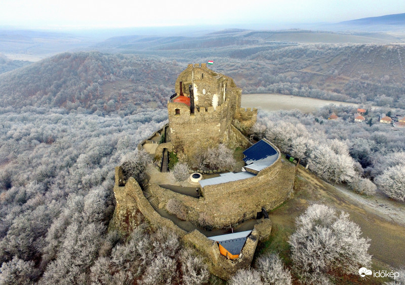 Gyönyörű reggel Hollókő váránál, Nógrád megye , 2017-12-20