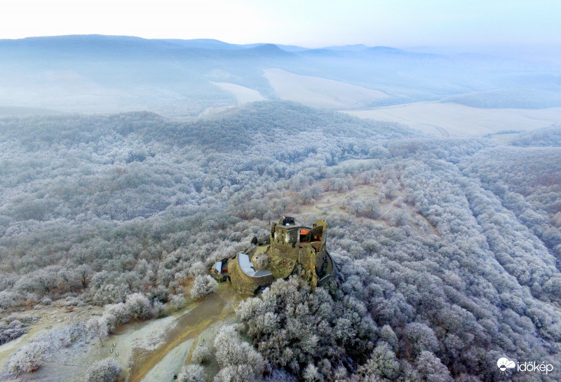 Gyönyörű reggel Hollókő váránál, Nógrád megye , 2017-12-20