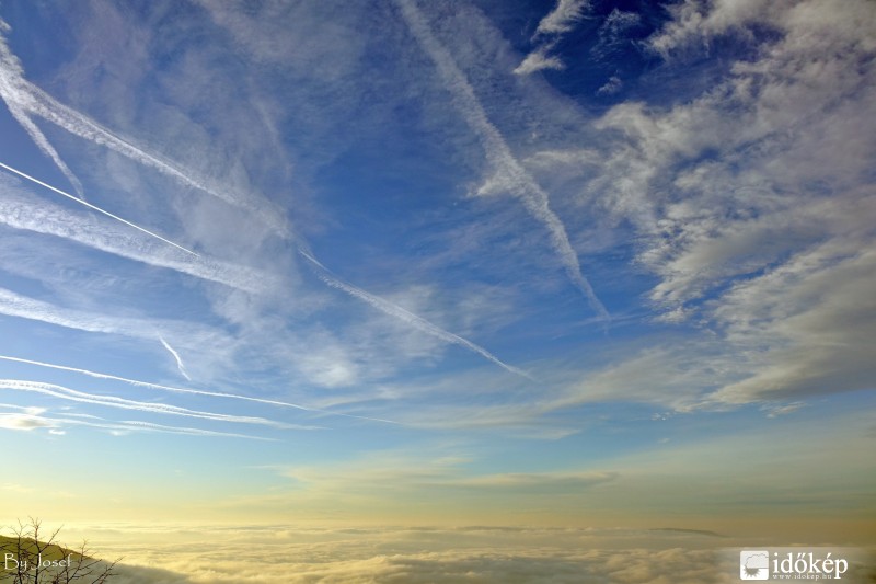 ELKÉPESZTŐ LÁTVÁNY ÉS HIHETETLENÜL SZÉP A  TERMÉSZET AZ ÁGASVÁRÁBÓL /789m/ , NYUGATI MÁTRA 2015.12.13.