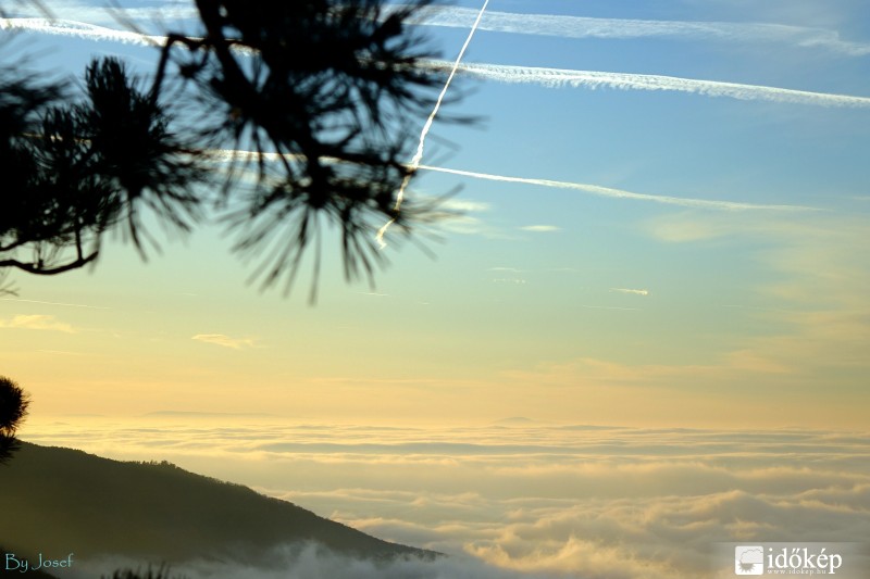 ELKÉPESZTŐ LÁTVÁNY ÉS HIHETETLENÜL SZÉP A  TERMÉSZET AZ ÁGASVÁRÁBÓL /789m/ , NYUGATI MÁTRA 2015.12.13.