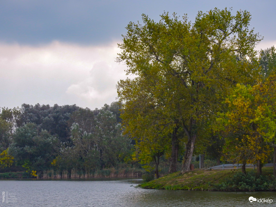 A Kis-Tisza színei ősszel Tiszalökön