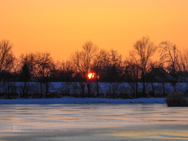 Elbűvölő naplemente a tiszalöki Kis-Tisza holtágnál