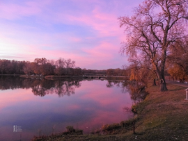 Halloweeni színes naplemente alkalomhoz illően Tiszalökön 