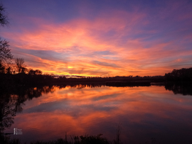 Halloweeni színes naplemente alkalomhoz illően Tiszalökön 