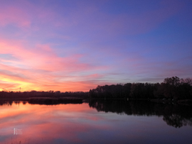 Halloweeni színes naplemente alkalomhoz illően Tiszalökön 
