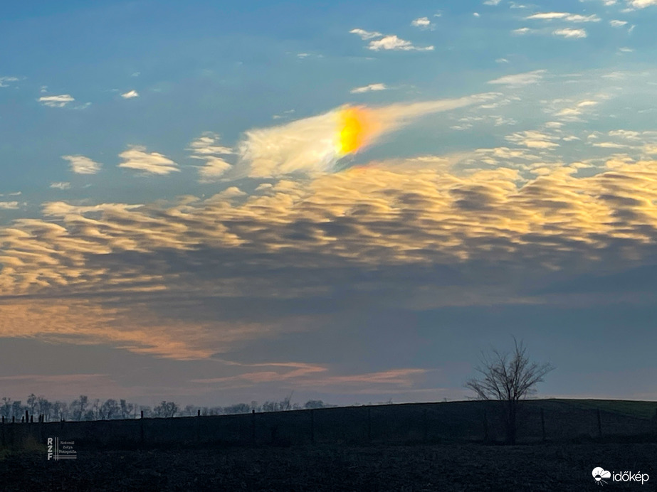 Irizáló felhők Tiszalök felett