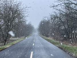 Holle anyó megrázta a dunyháját Tiszalökön 